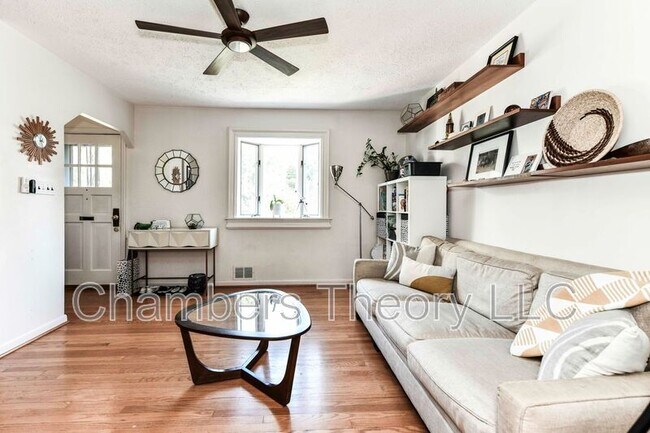 Building Photo - 509 E Luray Ave