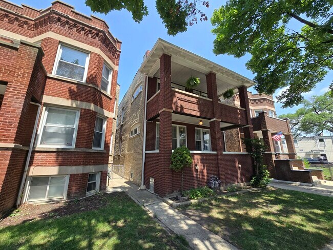Building Photo - 5030 W Hutchinson St