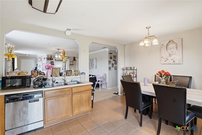 Building Photo - 2900 Blackburn Dr