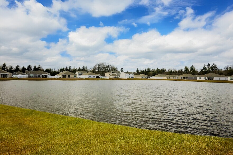 Building Photo - 65 Laura Ct.