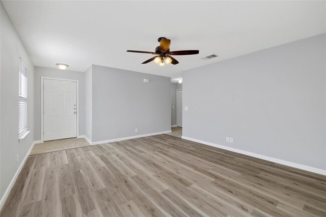 Building Photo - 317 Precipice Way