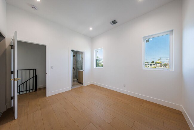 Building Photo - 5931 Woodman Ave
