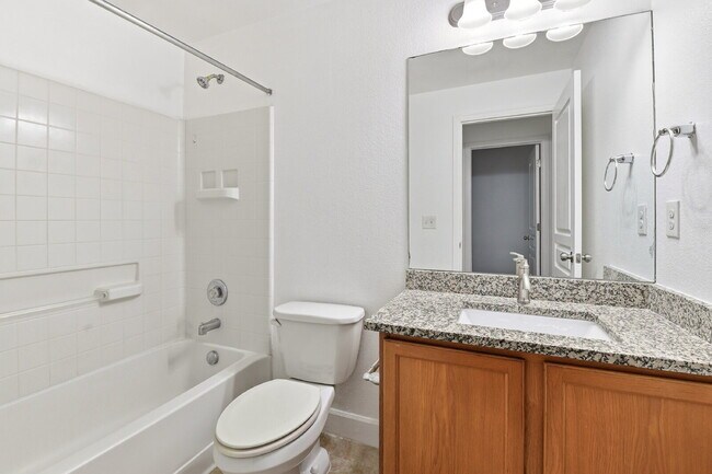 Building Photo - $2,940.95 - 4 Bed, 3 Bath Home in Denver with Central A/C and Fenced in Yard!