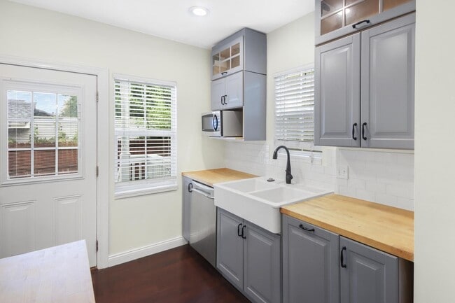 Building Photo - 1265 West Blvd