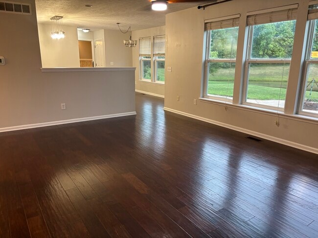 Building Photo - 5895 Mill Oak Dr