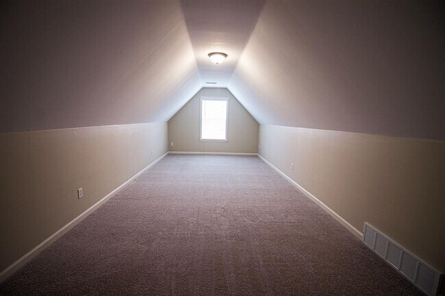 Building Photo - 3BD/2.5BA with Bonus Room in Collierville Farms.  Over 2300 sq ft!.  Pets are welcome!
