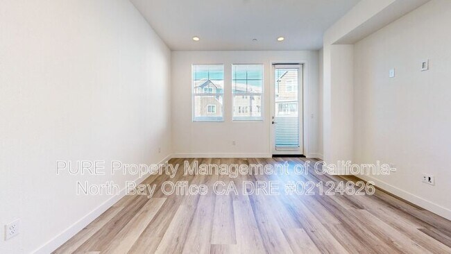 Building Photo - 221 Gambrel Cir