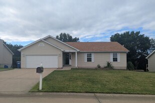 Building Photo - 107 Trotters Creek Ln