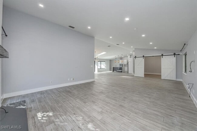 Building Photo - 6161 Waxmyrtle Way