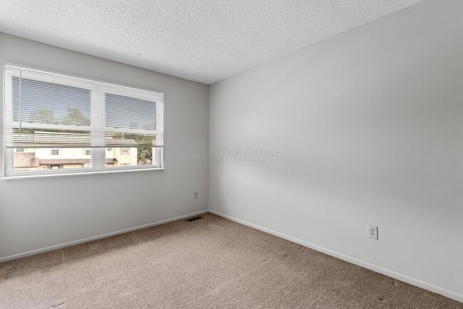 Building Photo - 1690 Watertower Dr