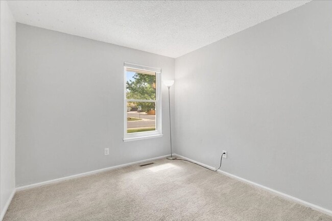 Building Photo - Charming 5BR  3BA w/ Attached Garage in Centennial! Owner is offering 50% off one month's rent!