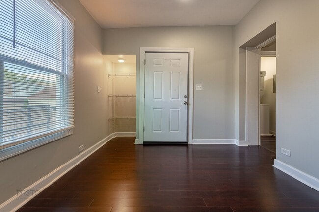 Building Photo - 4934 N Albany Ave