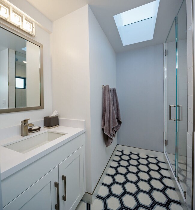 Building Photo - 3920 O-Fully Furnished | Hollywood Beach |...
