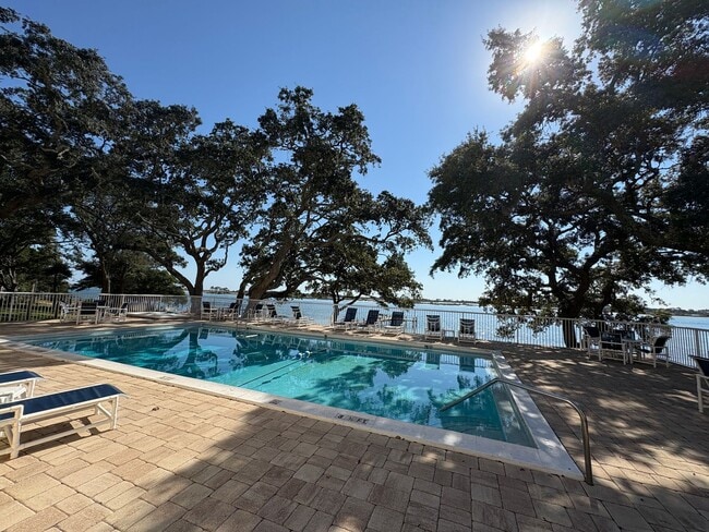 Building Photo - 209 Miracle Strip Pkwy