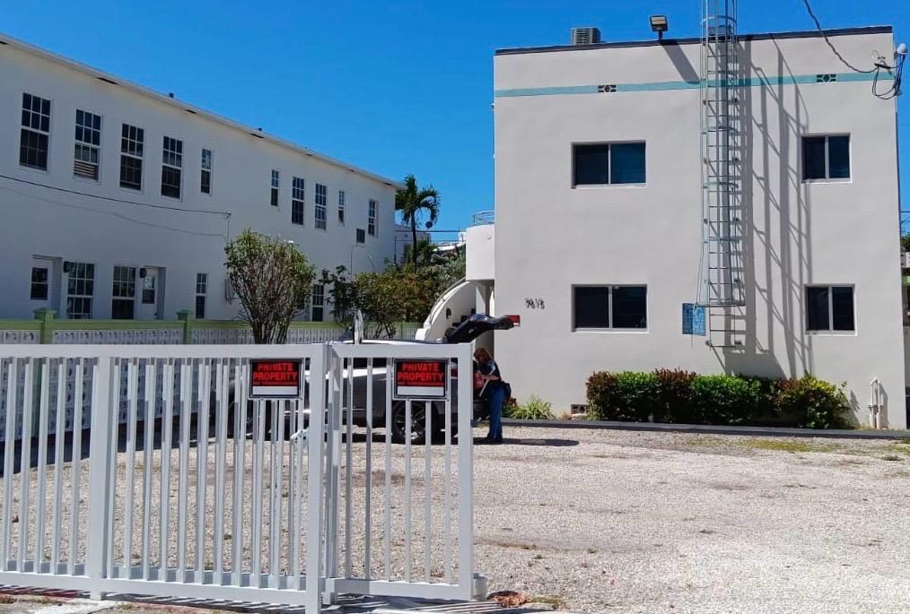 Building Photo - 7615 Harding Ave