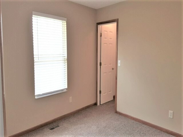 Building Photo - 440 Dexter Ct