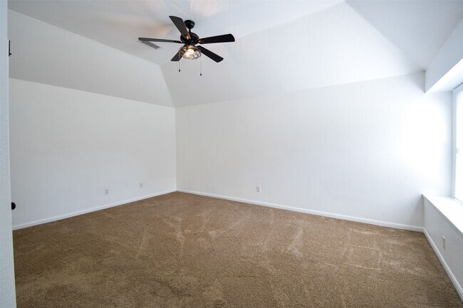 Building Photo - 34 S Rambling Ridge Pl