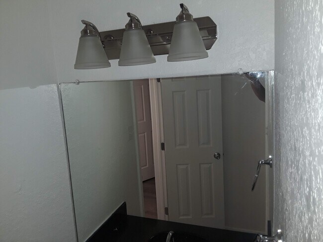 Building Photo - 3017 McFerrin Ave