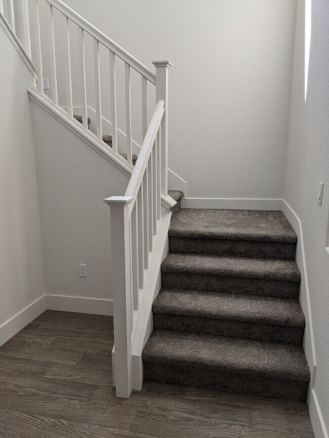 Building Photo - 2312 Vaca Way