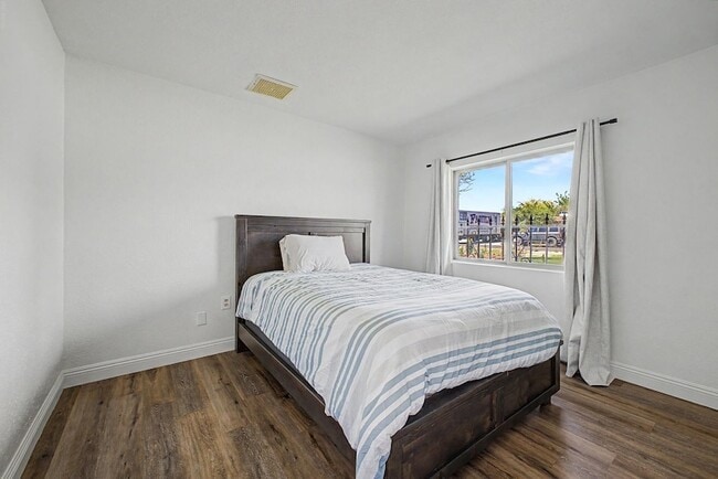 Building Photo - 6315 E Delcoa Ave