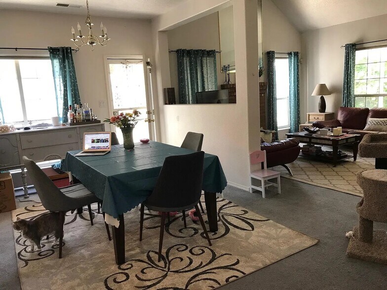 Building Photo - 8020 Brittany Ave NE