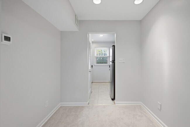 Building Photo - 525 Bashford Ln