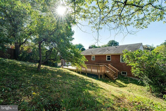 Building Photo - 869 Patrick Henry Dr