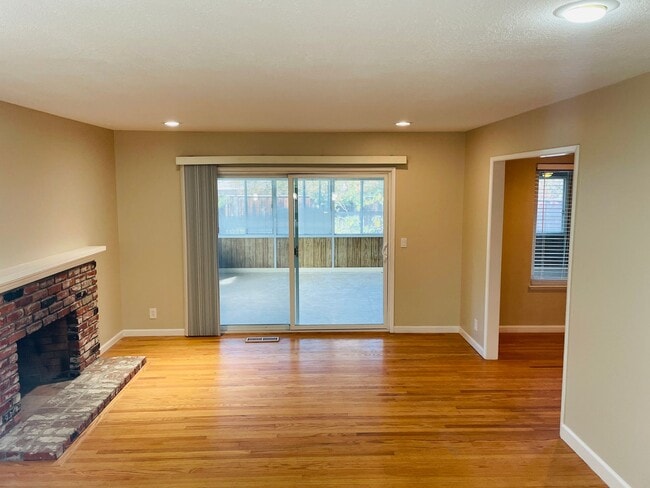 Building Photo - Beautiful 3bed/2ba house on Cul-de-sac. Great location with Cupertino Schools.