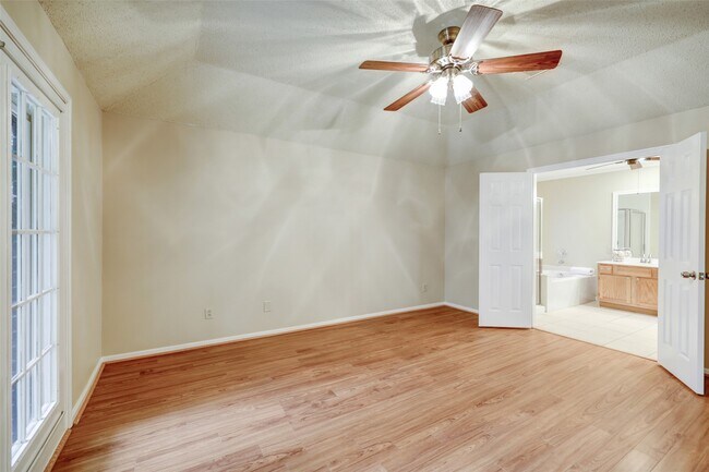 Building Photo - 60 W Indian Sage Cir