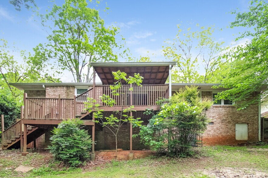 Building Photo - 7006 Knollwood Dr
