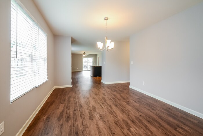 Building Photo - 6721 Woodford Dr