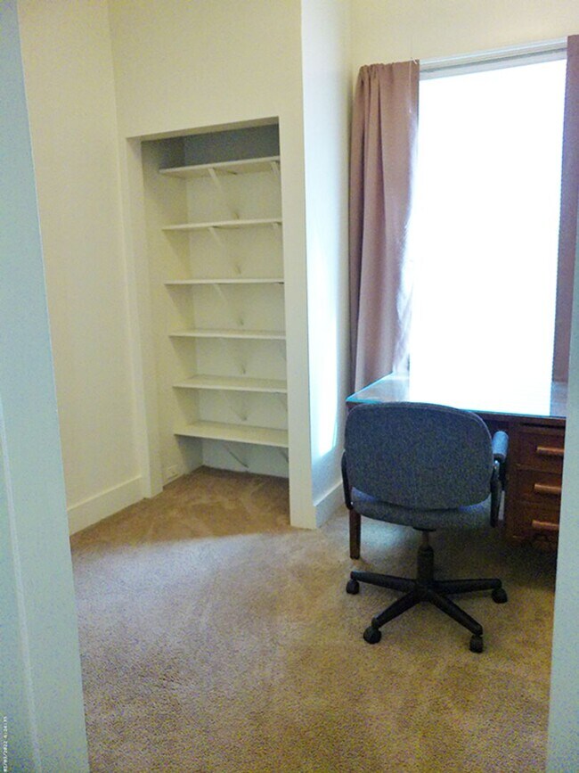 Building Photo - 113 Comstock Pl