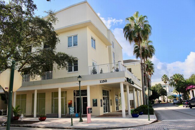 Building Photo - 1150 Town Center Dr