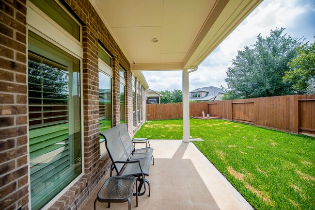 Building Photo - 29011 Davenport Dr