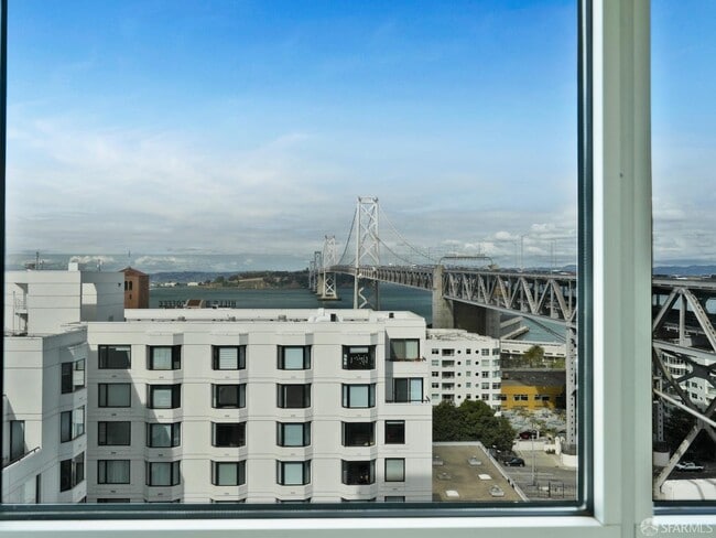 Building Photo - 400 Beale St