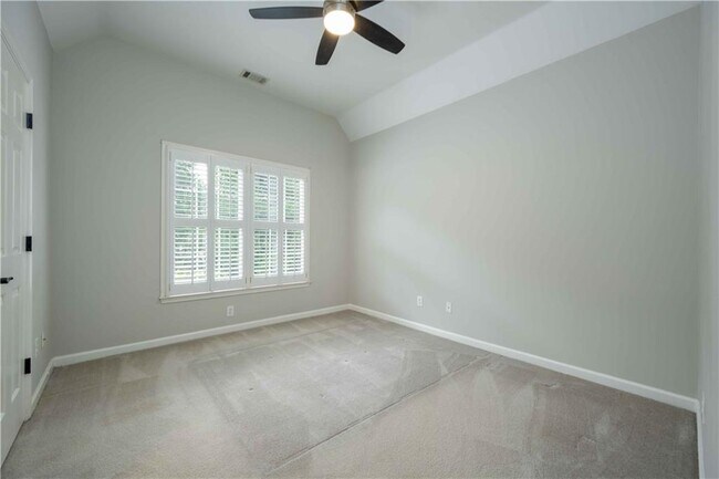 Building Photo - 1245 S Bethany Creek Dr