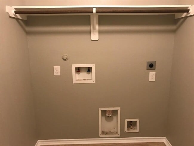 Building Photo - 805 Katydid Ct