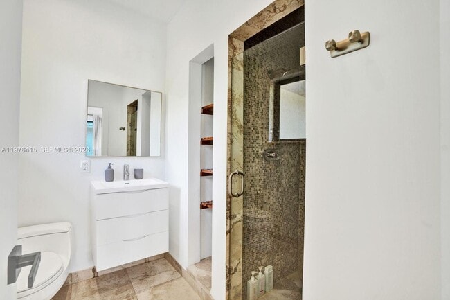 Building Photo - 5735 N Bay Rd