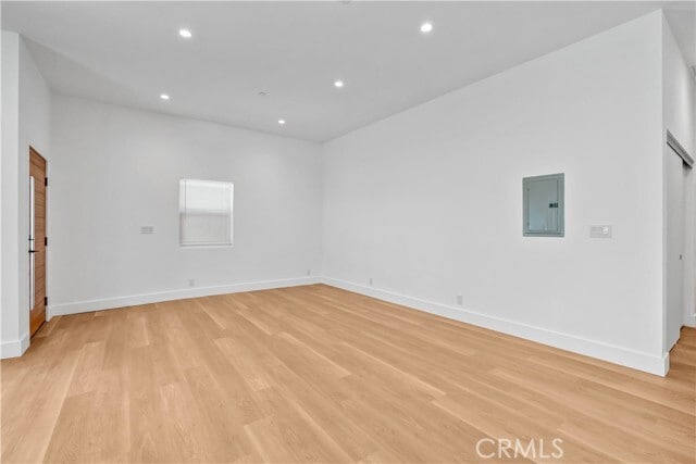 Building Photo - 18223 Chatsworth St