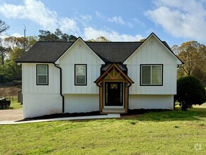 Building Photo - Awesome Euharlee Home