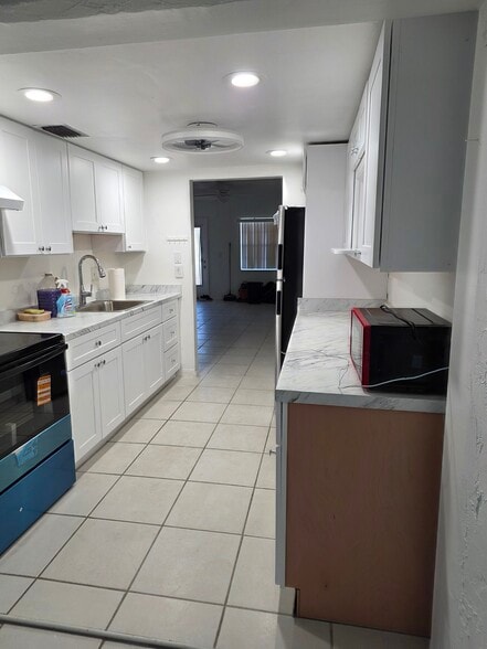 Building Photo - 1 Abbey Ln