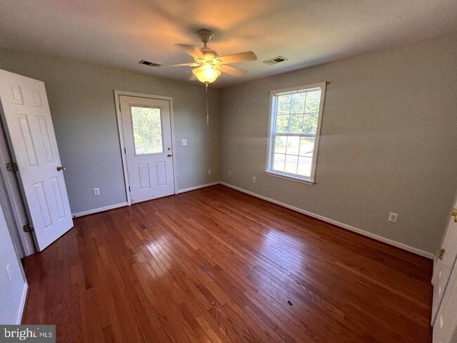 Building Photo - 42802 Higgs Ln