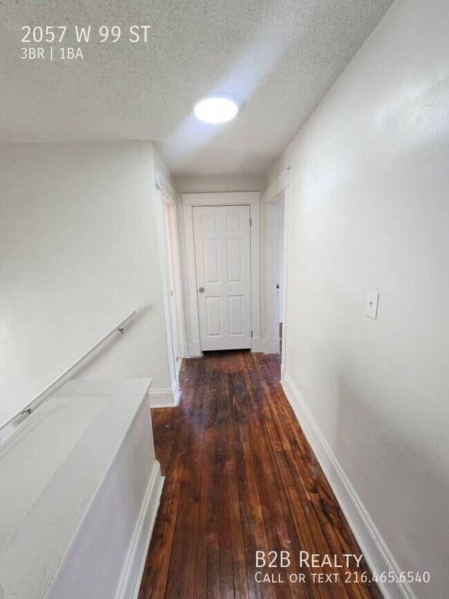 Building Photo - 2057 W 99th St