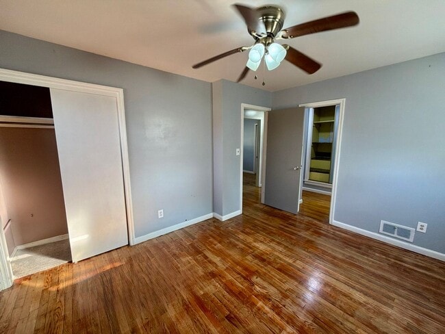 Building Photo - 18 Aquilla Ave