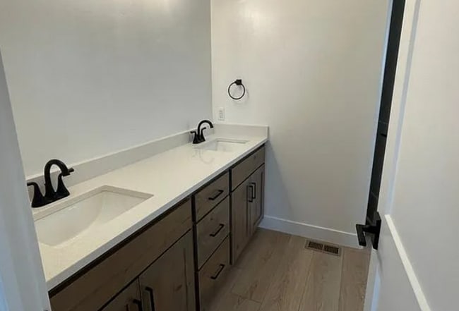 Building Photo - Coming soon! 5 Bedroom/2.5 Bathroom unit i...
