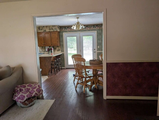 Building Photo - "Charming 3-Bedroom Retreat with 2 Full Baths in Tranquil Martin, TN"