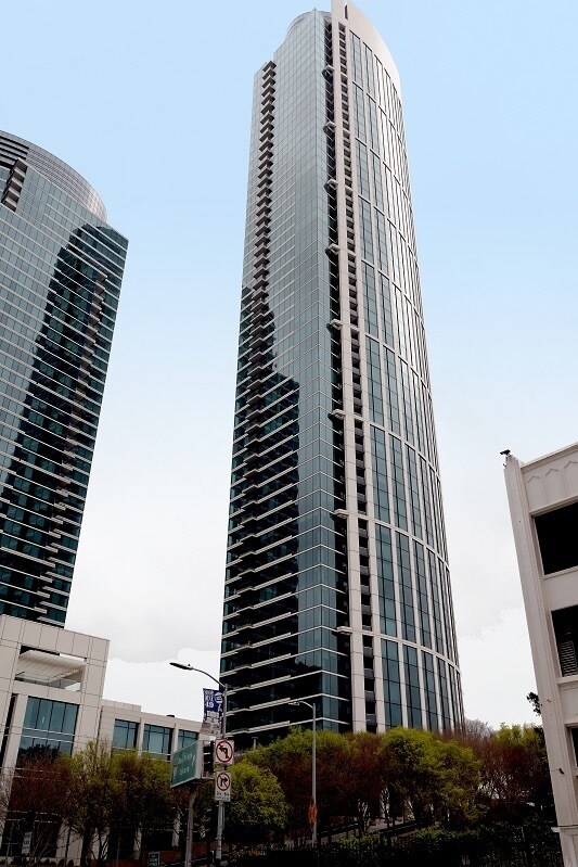 Building Photo - 425 1st St