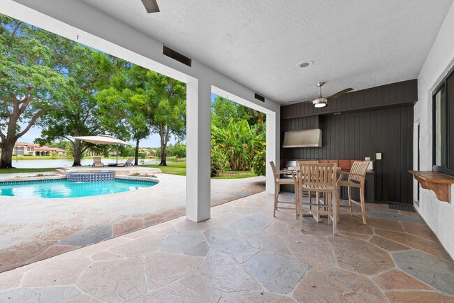 Building Photo - 18425 Long Lake Dr