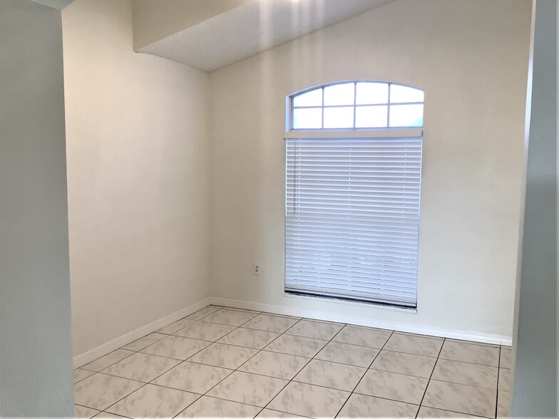 Building Photo - 2808 Berkshire Cir