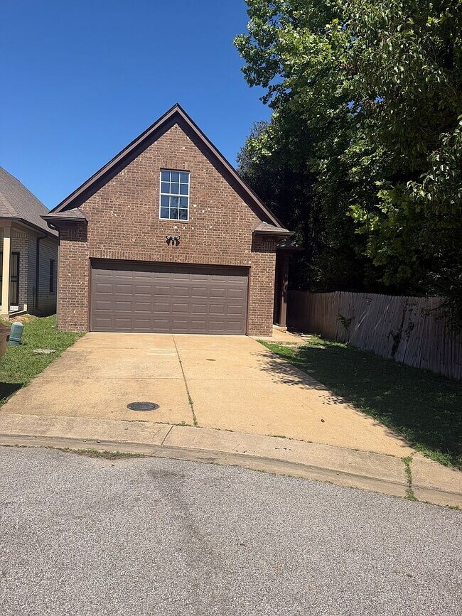 Building Photo - Single Family Home